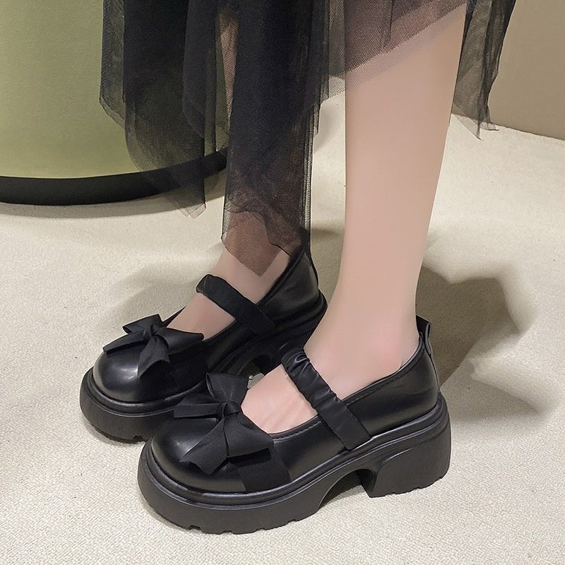 Small Leather Shoes Women's High Heel With Skirt Bow French Chunky Heel Pumps / Scarpe basse in pelle da donna con tacco alto e fiocco per gonna, décolleté francesi con tacco grosso - FRAMOShopcalzature donna FRAMOShopBlack35CJYD244358201AZ